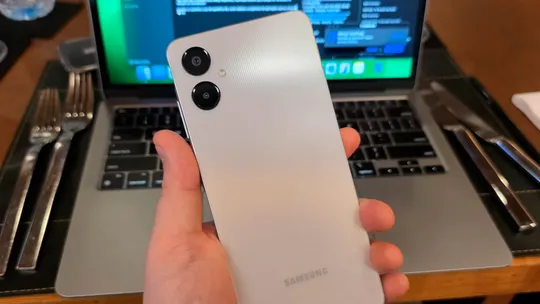 Best Smartphones Under R$1,500: 6 Top Picks to Buy in April